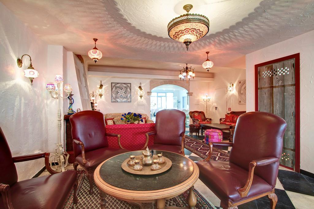 Hostal Paris ปอร์ต เด โปเญนซา ภายนอก รูปภาพ