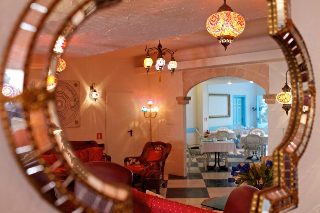 Hostal Paris ปอร์ต เด โปเญนซา ภายนอก รูปภาพ