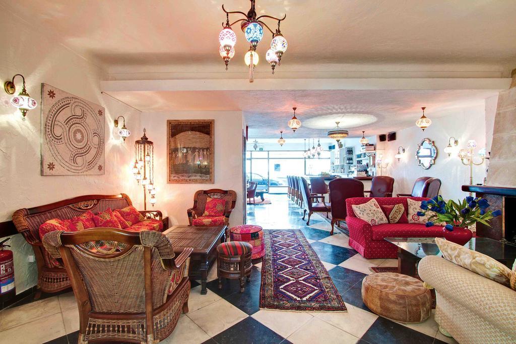 Hostal Paris ปอร์ต เด โปเญนซา ภายนอก รูปภาพ